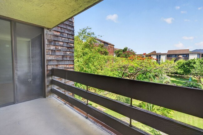 Foto del edificio - Spacious 2BD/2BA Condo with 2 Covered Parking Stalls in Kailua