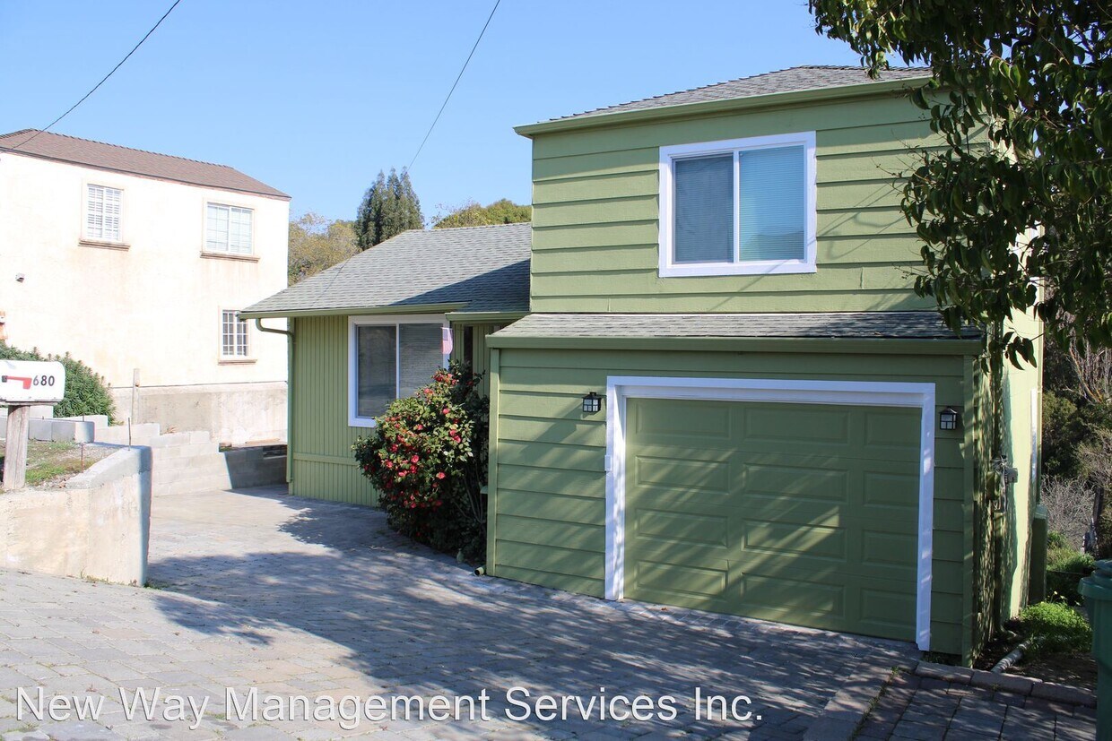2 br, 1 bath House 680 Santa Maria Road House Rental in El Sobrante