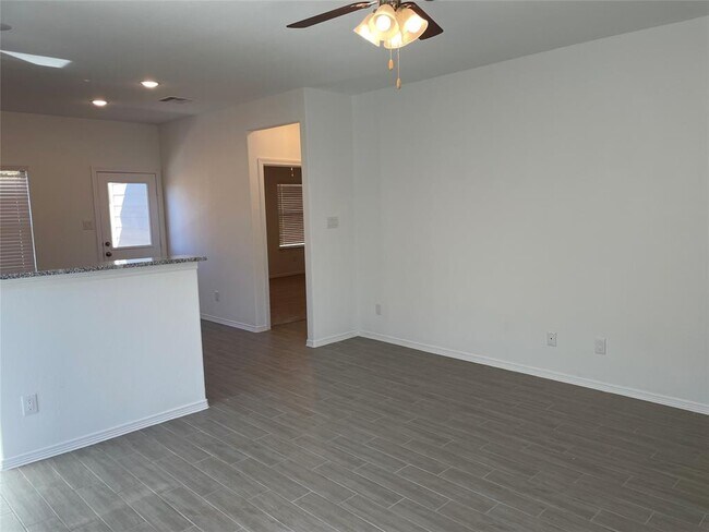 Building Photo - 25536 Northpark Palm Dr