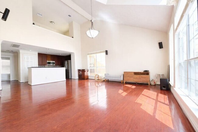 Foto del edificio - 3411 Clearview Cir