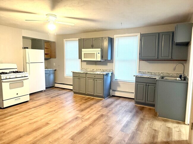 Building Photo - 45 Mitchell St