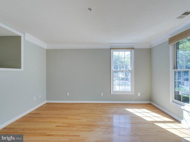 Building Photo - 8870 Ashgrove House Ln
