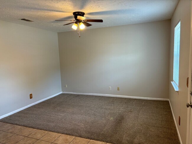 Foto del edificio - 2701 E 8th Ct