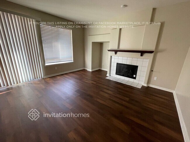 Building Photo - 3205 Lantana Ct