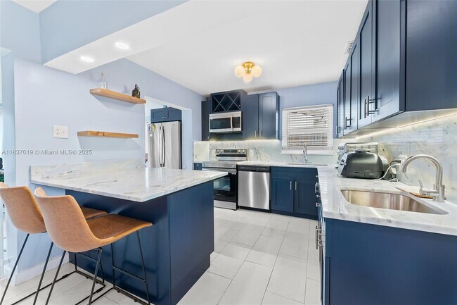 Foto del edificio - 908 SW 12th Ct