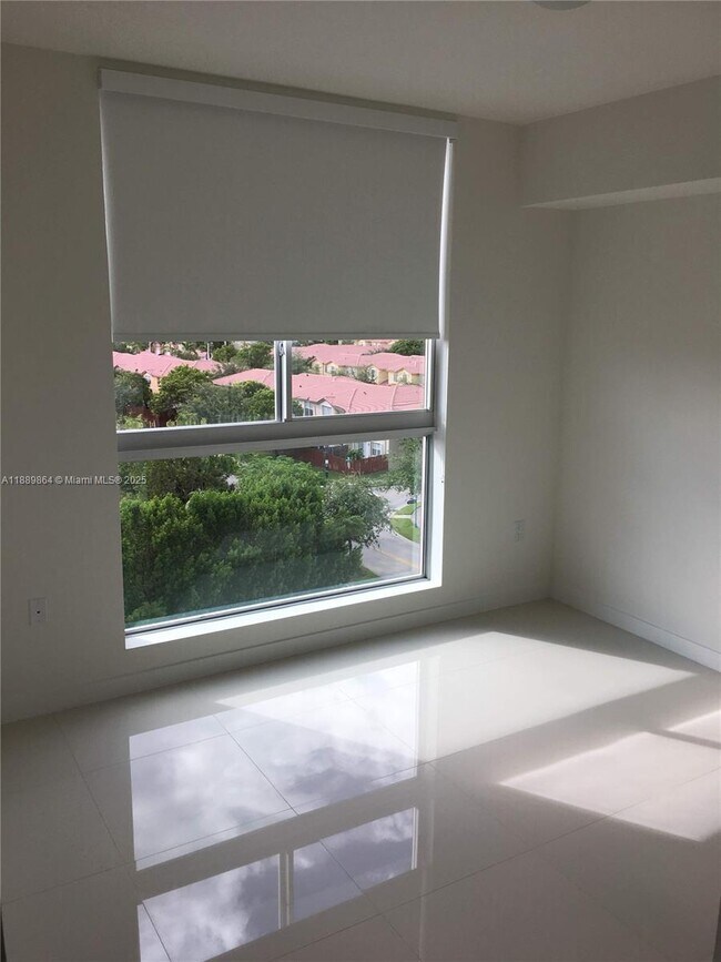 Foto del edificio - 7875 NW 107th Ave