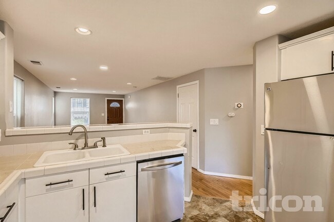 Foto del edificio - 577 SW 207th Ave