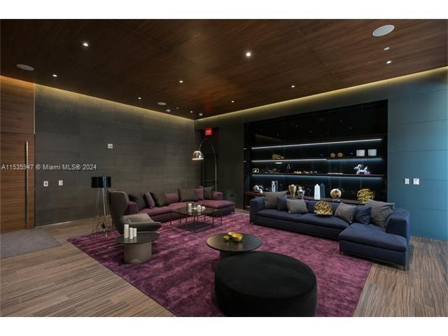 Building Photo - 68 SE 6th St