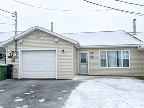 Building Photo - 10 Muttart Dr