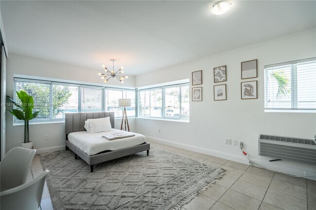 Foto del edificio - 6971 Carlyle Ave