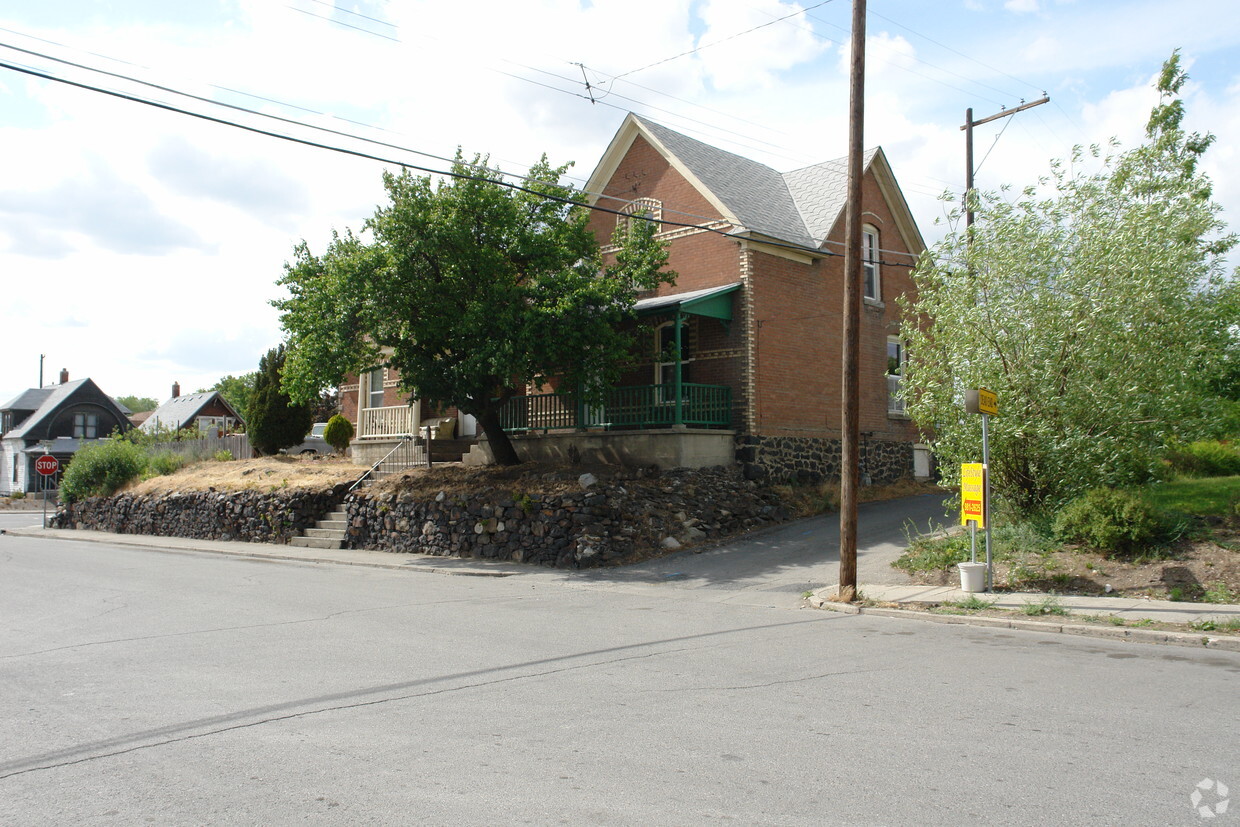 Building Photo - 538-540 W Sinto Ave