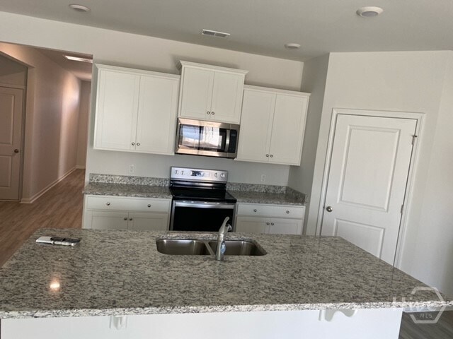 Building Photo - 116 Windrush Pnes