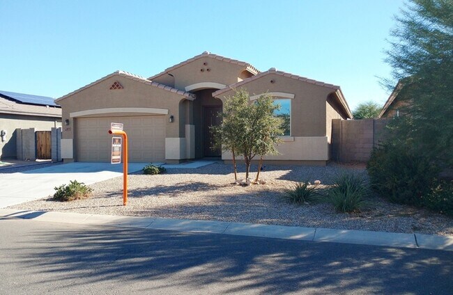 Foto del edificio - AVAILABLE NOW !!!!