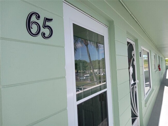 Foto del edificio - 2359 Finlandia Ln