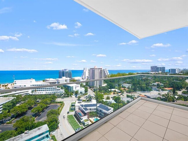Foto del edificio - 3055 Harbor Dr