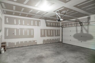 Building Photo - 208 Cambria Green Ln