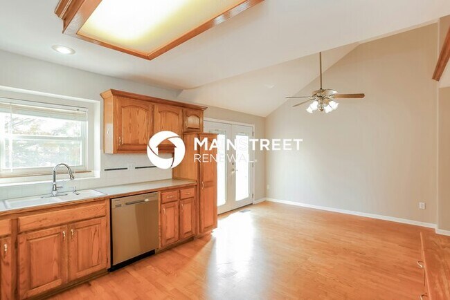 Foto del edificio - 3 Bedroom Pet-Friendly Home in Grain Valley, MO with Main Street Renewal