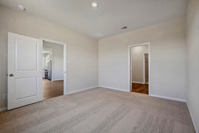 Building Photo - 10419 Red Cardinal Dr
