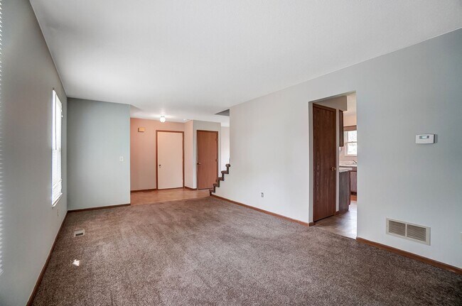 Building Photo - 3540 Willow Run Dr
