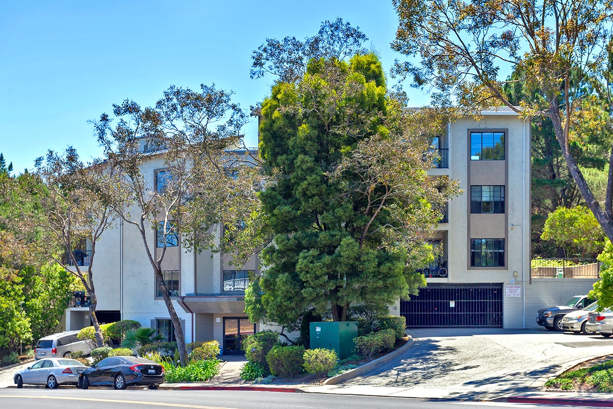 Exterior - 2001 Whitman Way