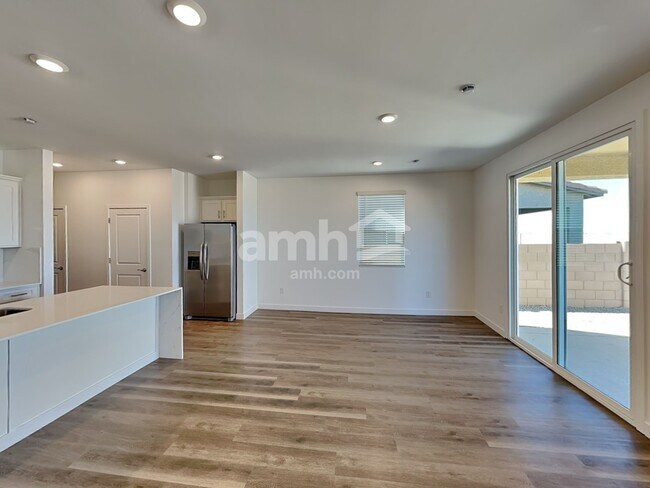 Foto del edificio - 9549 Harkes Dr