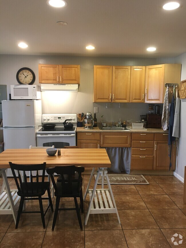 Apartments under 3,000 in Clifton VA 2 Rentals