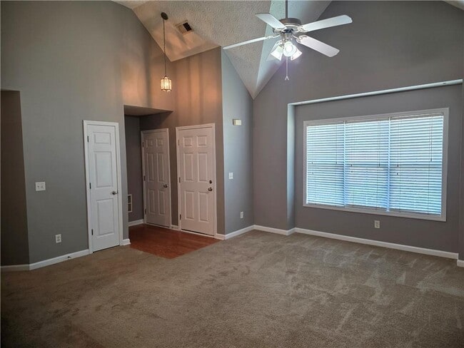 Building Photo - 307 Providence Dr