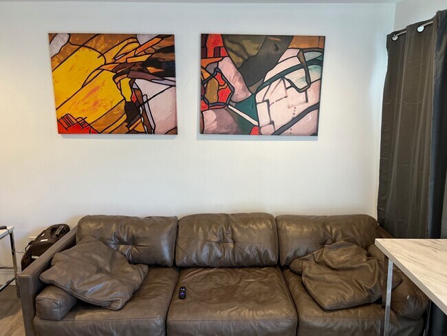 Foto del edificio - 6960 Forbes Ave