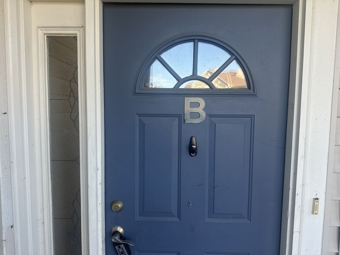 Primary Photo - Spacious and Convenient – 3 Bedroom / 3 Ba...