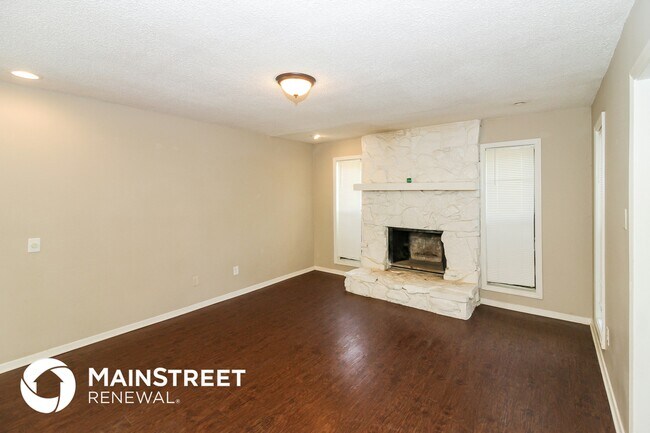 Building Photo - 6625 Santaolina Dr