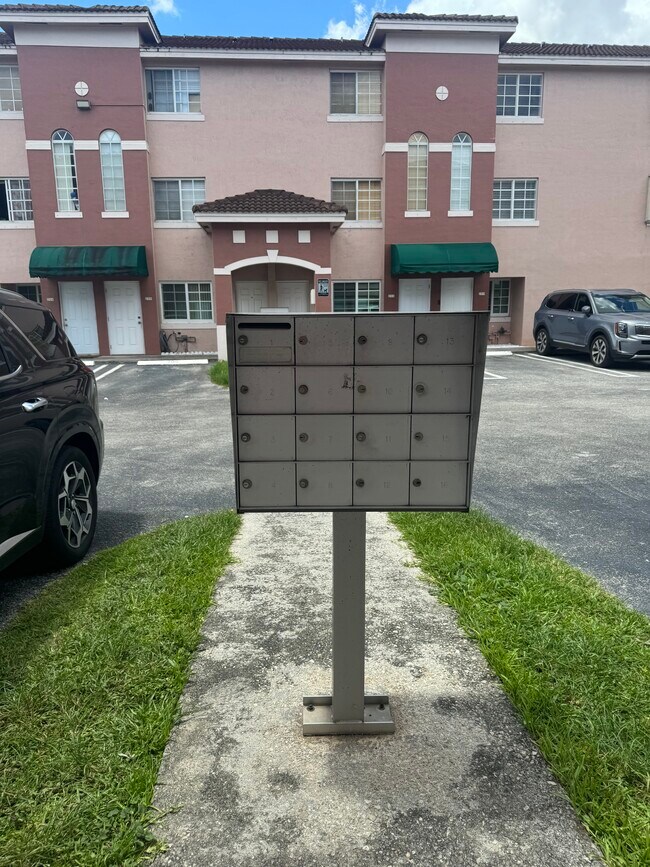 Foto del edificio - 12035 SW 14th St