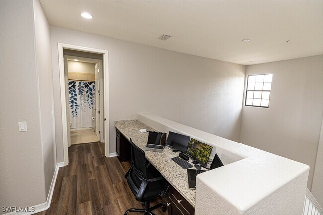 Foto del edificio - 11272 Paseo Grande Blvd