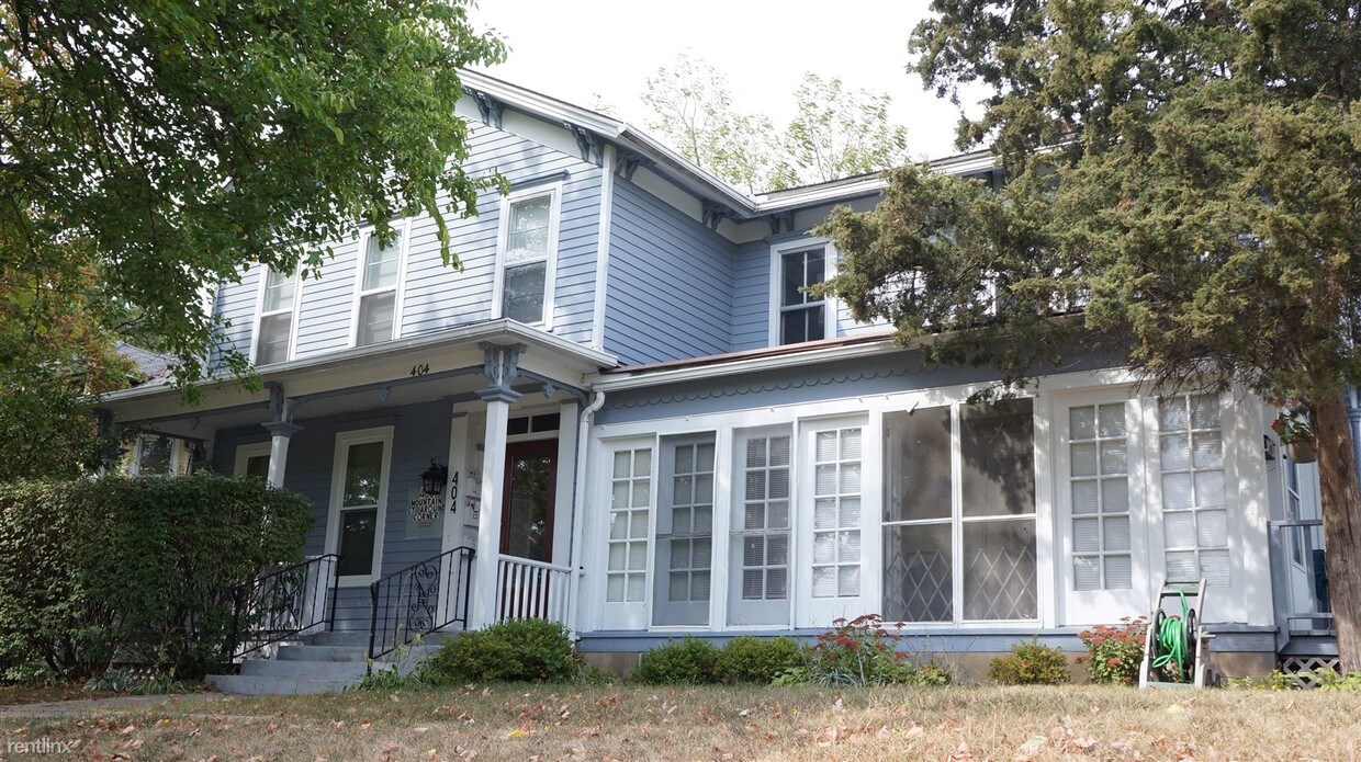 Primary Photo - 404 Mountain St