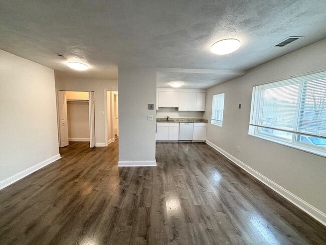 Building Photo - 11 Langdon St