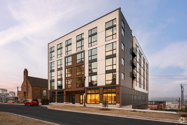 Foto del edificio - Ellis Apartments