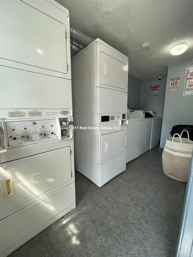 Foto del edificio - 164 N Beacon St