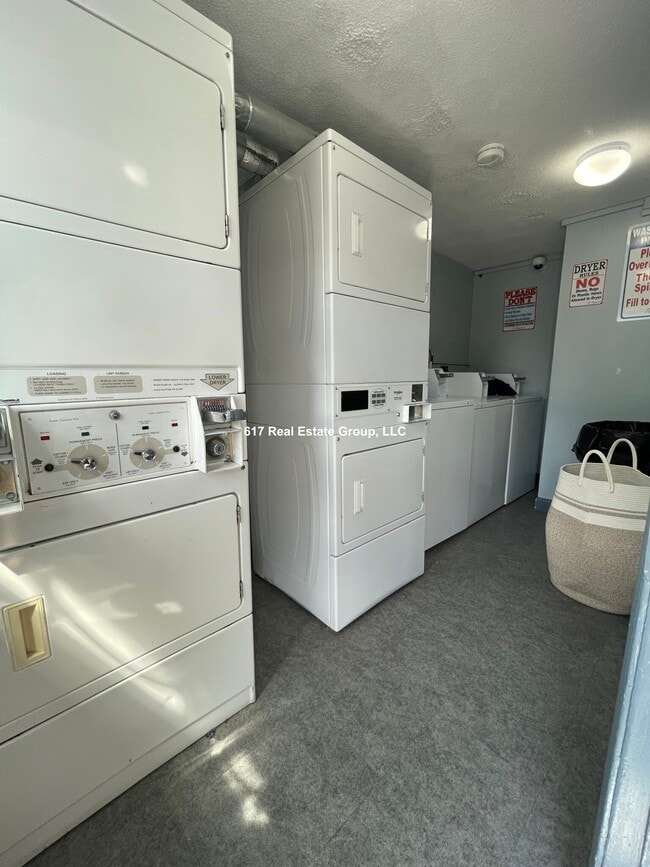 Building Photo - 164 N Beacon St