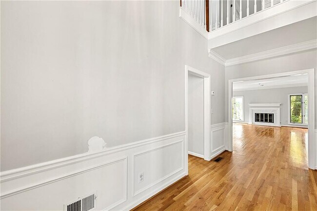 Foto del edificio - 302 S River Farm Dr