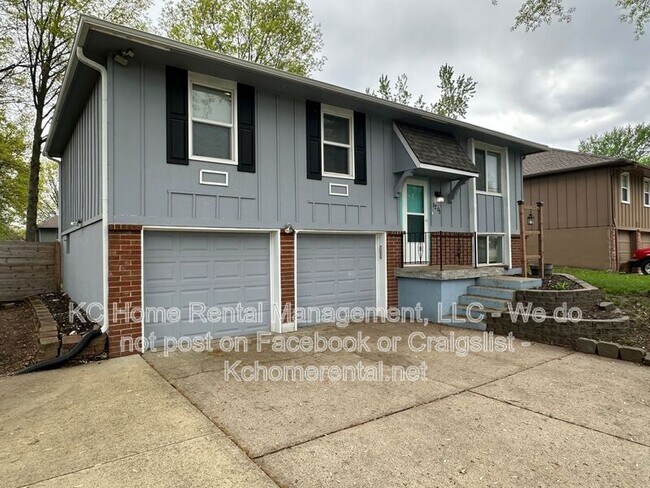 Building Photo - 1201 Golfview Dr