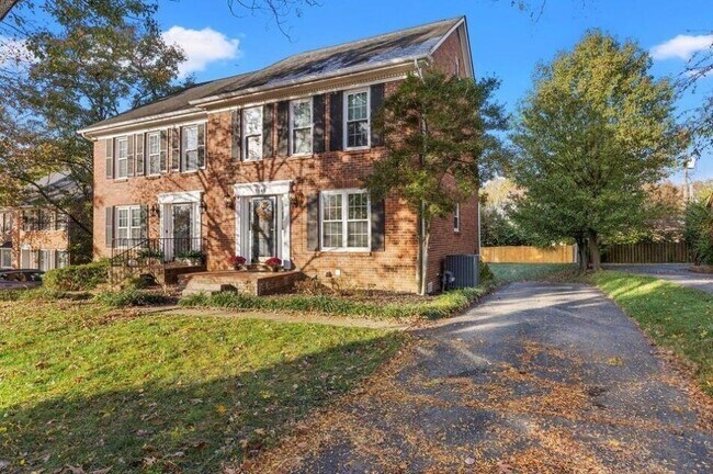 Foto del edificio - 1145 Dunbarton Ln