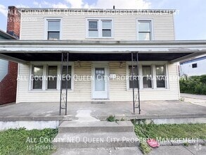 Building Photo - 22 E Siebenthaler Ave