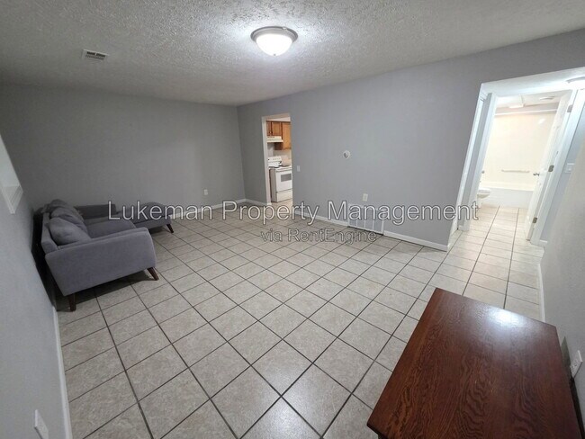 Foto del edificio - 3630 Douglas Ave