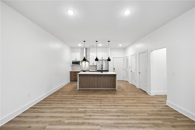 Foto del edificio - 112 Rogers St NE