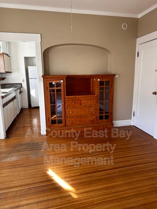 Photo - 2228 Derby St Apartment