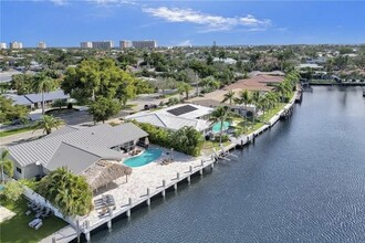 Building Photo - 2830 NE 55th St