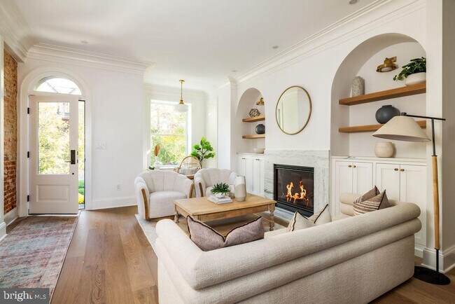 Foto del edificio - 2460 Ontario Rd NW