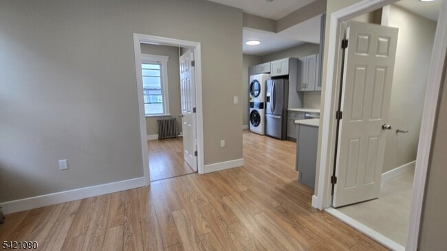 Foto del edificio - 411 Lanza Ave