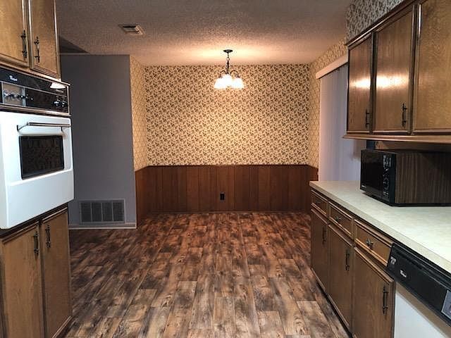 Building Photo - 309 Woodhaven Dr