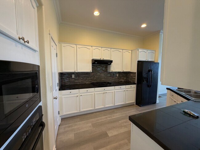 Building Photo - 1041 Turnberry Dr