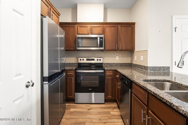 Foto del edificio - 9787 Fiddleback Ln